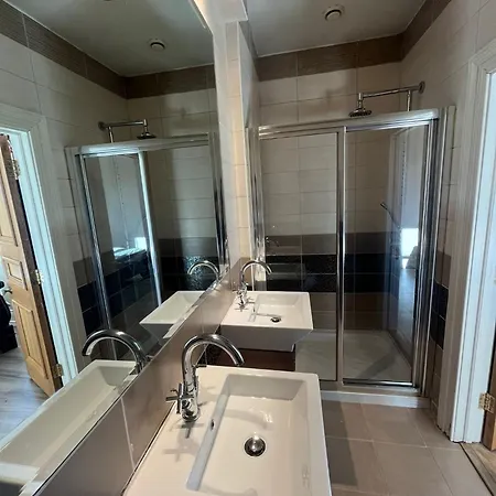 Esker Nyaraló Tullamore